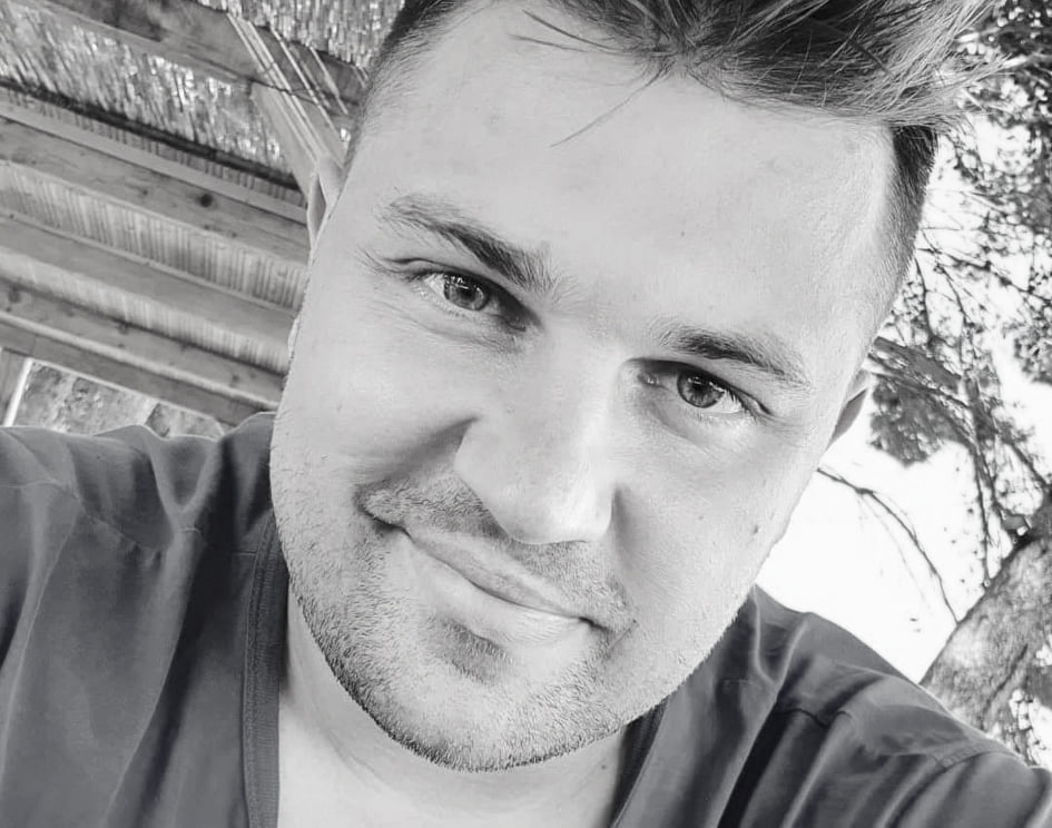 NJEGOVO SRCE NIJE IZDRŽALO: NA AHIRET PRESELIO MLADI PJEVAČ JASMIN ...